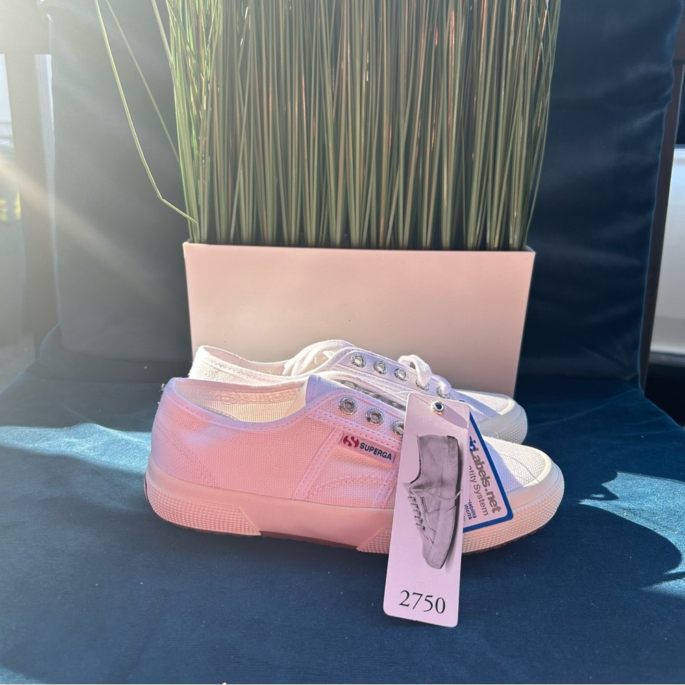 *BRAND NEW* 2750 white Superga causal kids or women sneakers